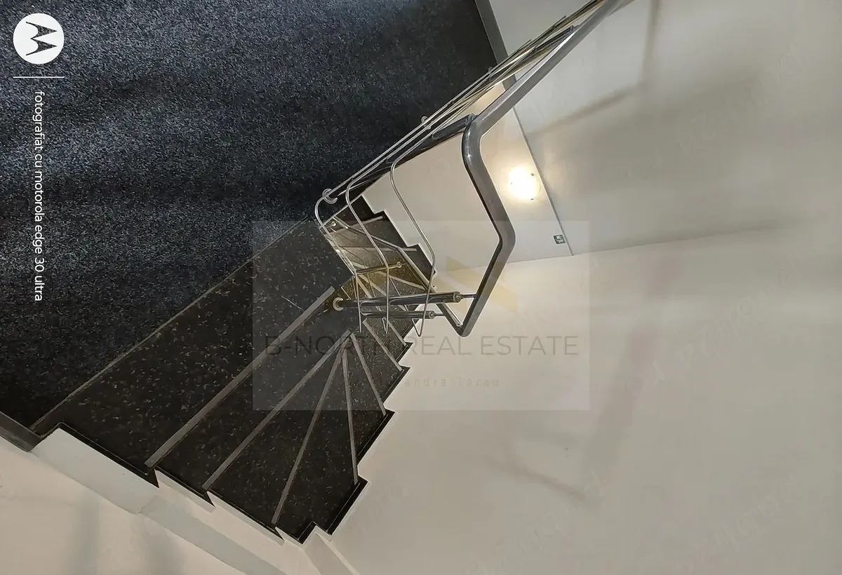 Vitan Spatiu de inchiriat 220 mp Mall Vitan Ideal birouri / cabinete / showroom