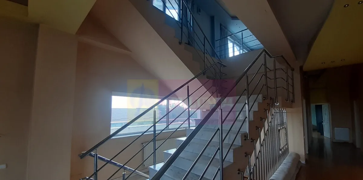 Doua Etaje in Vila in zona Voluntari de Inchiriat