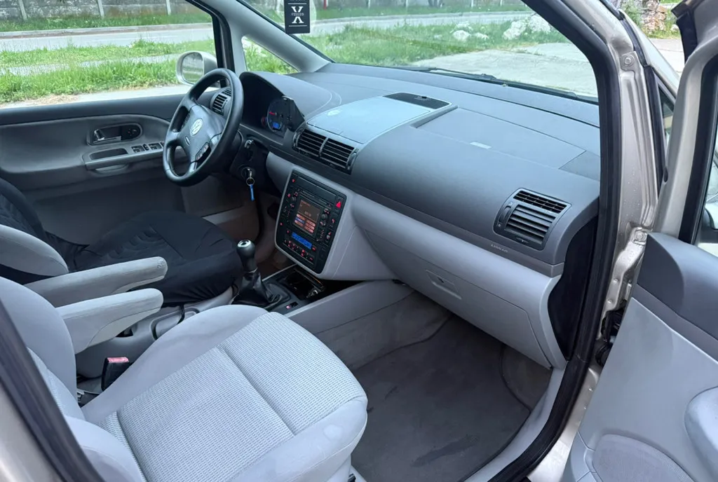 Volkswagen Sharan 1 9 Tdi- 116 CP - 4x4 - Recent adus 4 400 eur