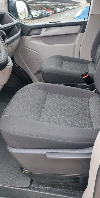 Vw caravelle 2018 inmatriculat de curind 8 1 loc ca nou 21 500 eur