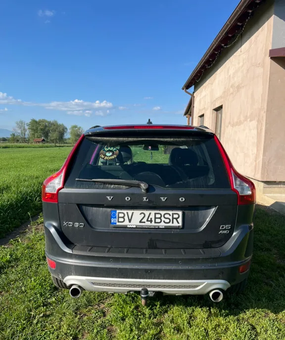 Volvo XC 60 2 4 D5 AWD R-Design 2010 49 500 lei