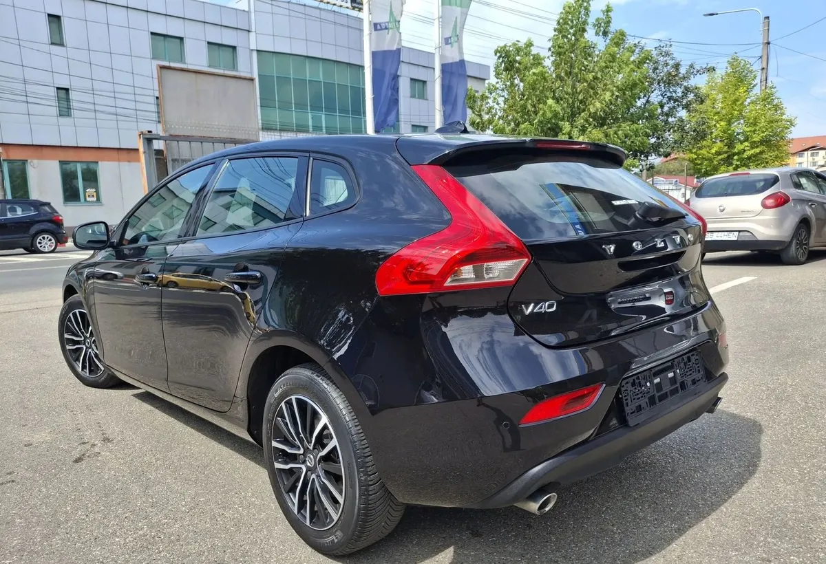 Volvo V40
