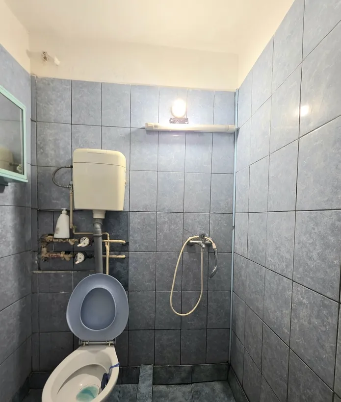 Piata Trapezului chiar la gura de metrou