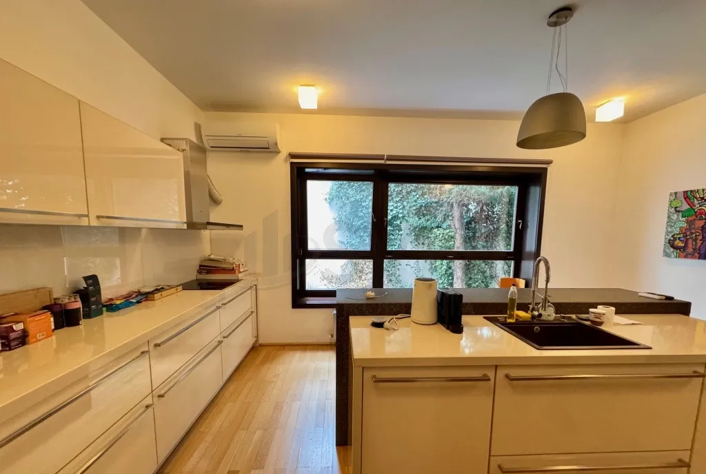 Vila superba 6 camere adiacent Calea Calarasilor