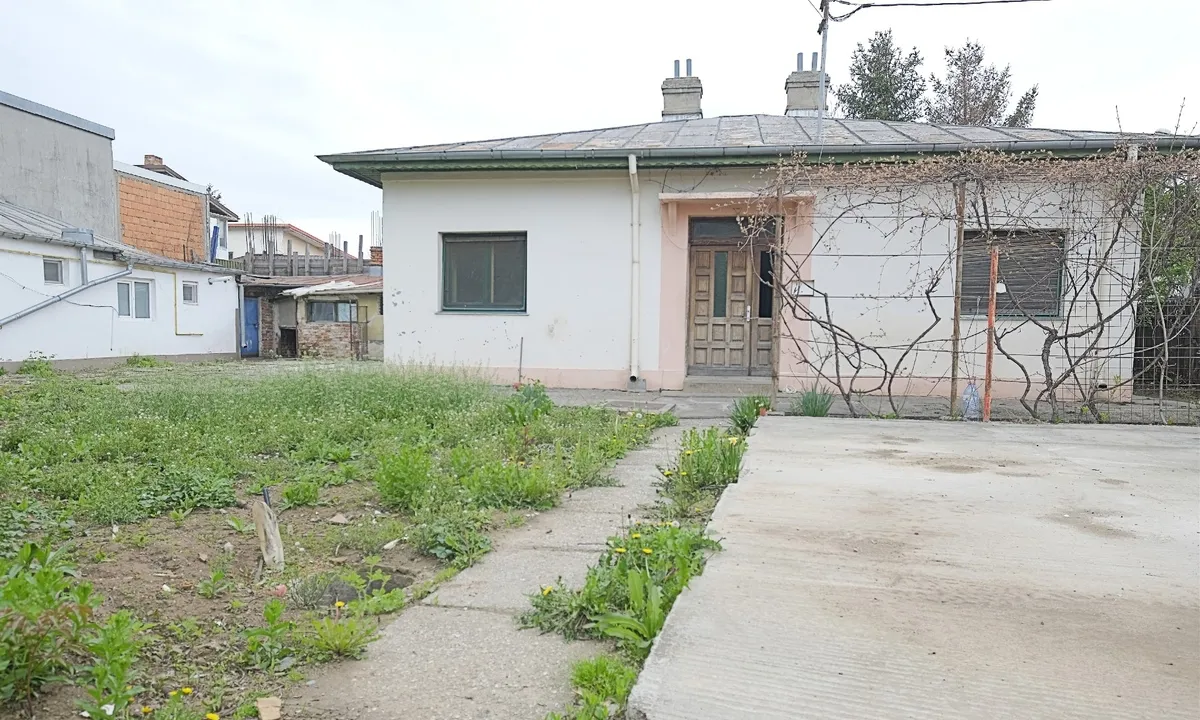 Rahova str Muntii Carpati 580 mp teren cu pozitie de colt