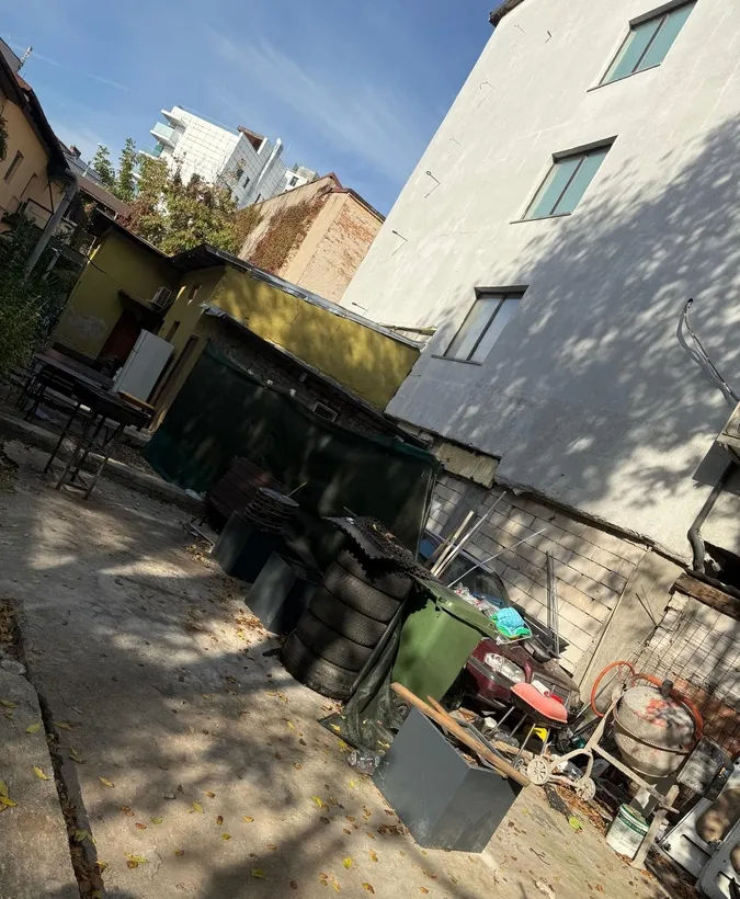 Cotroceni casa zona exclusivista strada Zarii/langa Oficiul Postal