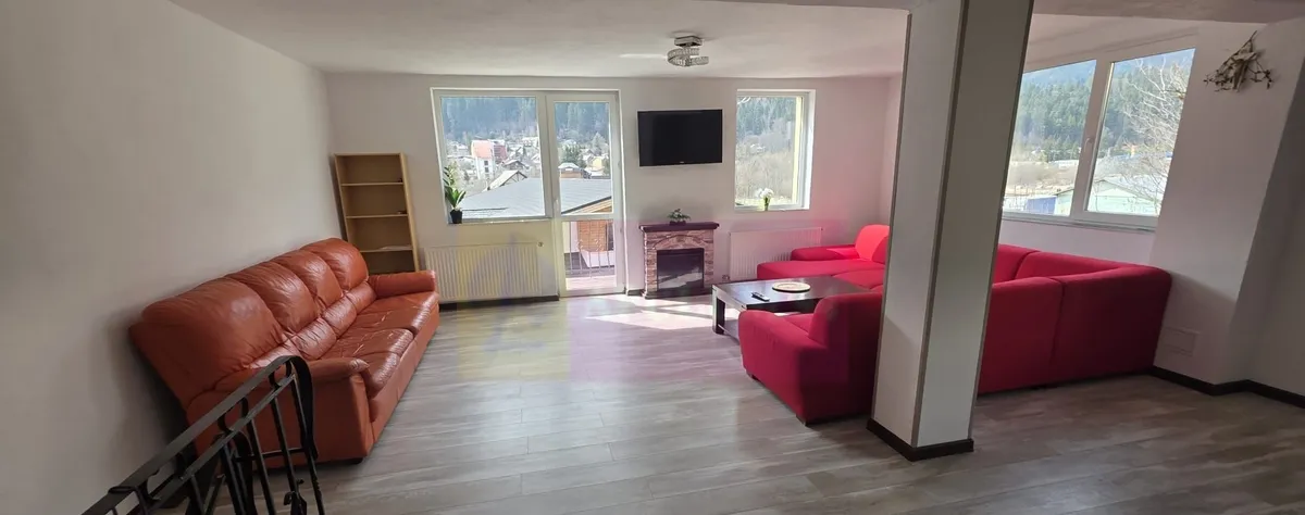 Vila de vanzare cu 8 camere si garaj in Busteni