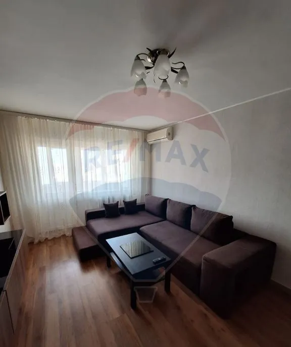De inchiriat Apartament 3 camere zona Lacul Tei