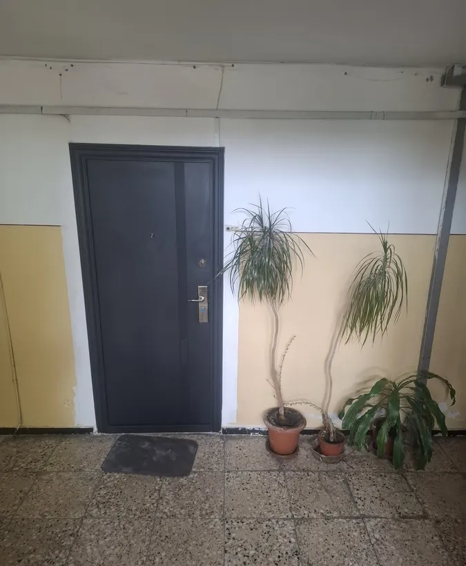 Titan Trapezului chiar la metrou 1 Decembrie
