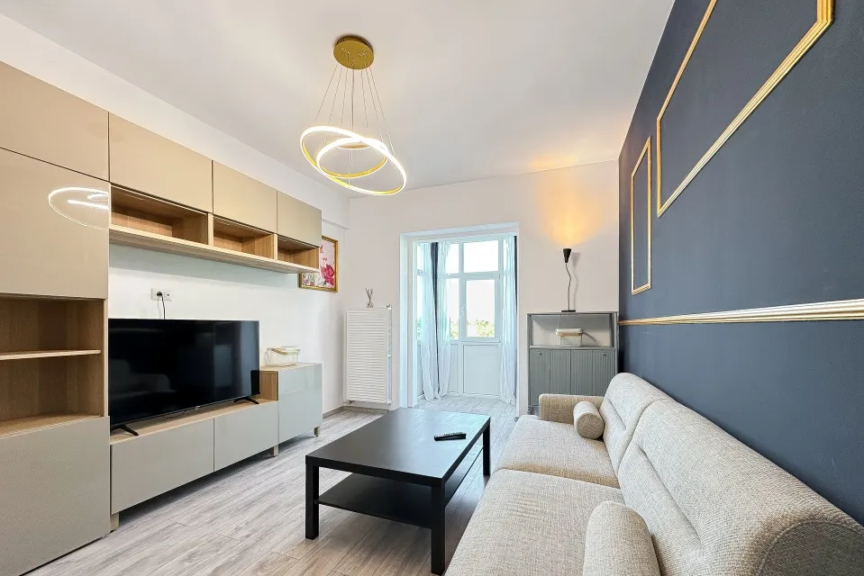 Pod Constanta 5 min metrou Jiului 2 cam renovat integral centrala proprie