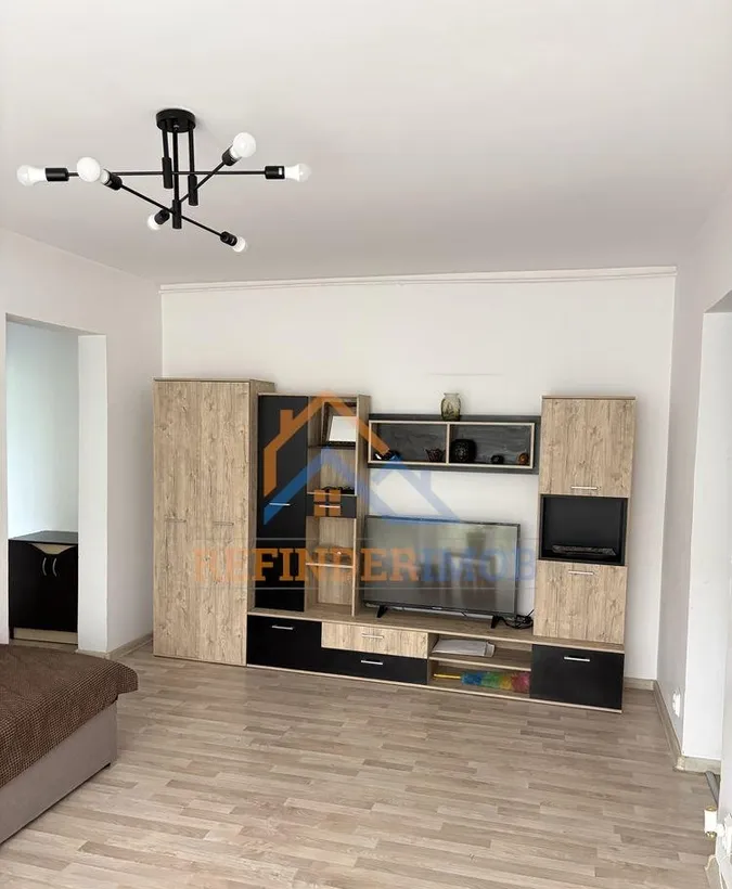 Titan vanzare 2 camere 49 mp