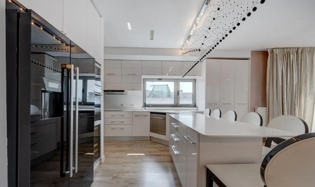Piata Romana Aurel Vlaicu penthouse 181 35 mp