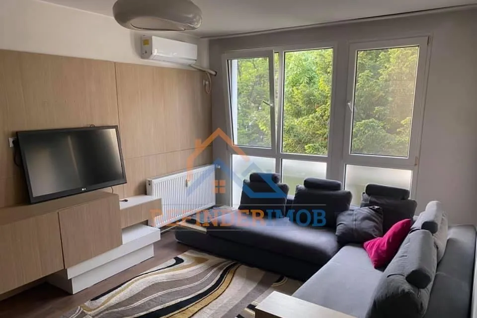 Titan Piata Minis apartament de vanzare cu 3 camere