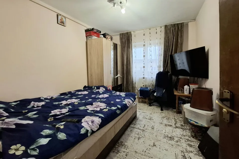 Teiul Doamnei 4 camere 80 m parcare centrala bloc