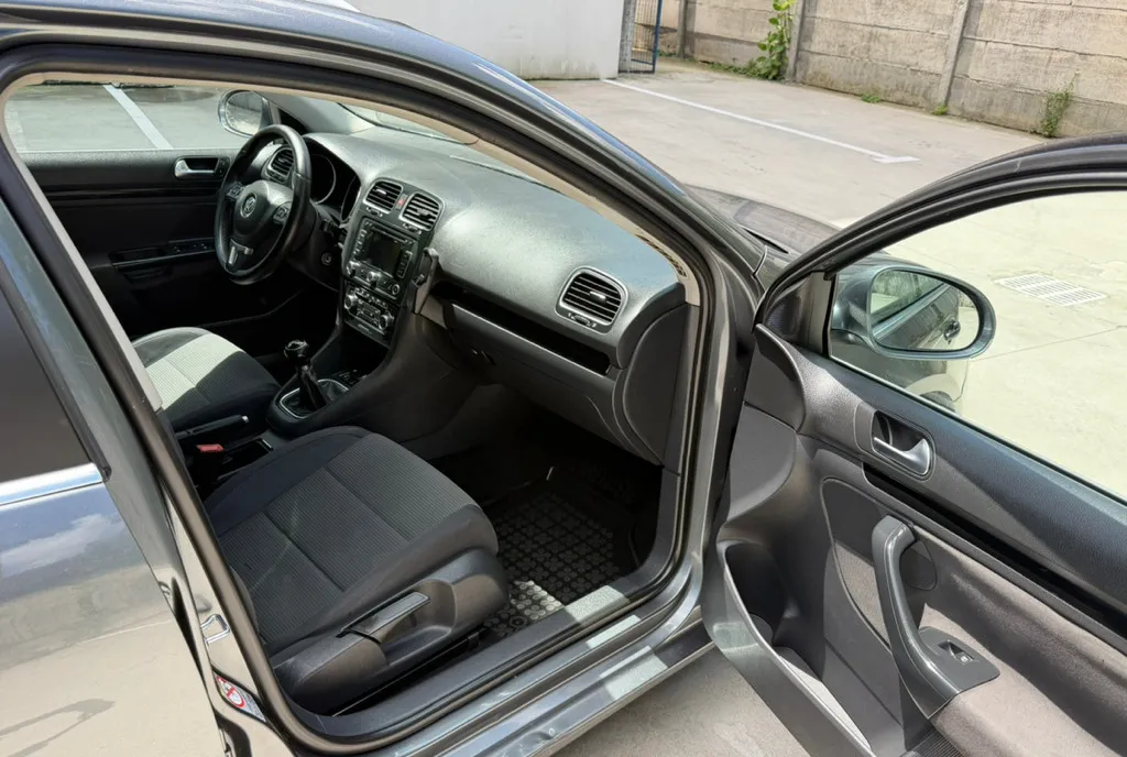 Vw golf 6 // 1 6 TDI 105CP 2010 E5 stare impecabila 2 950 eur