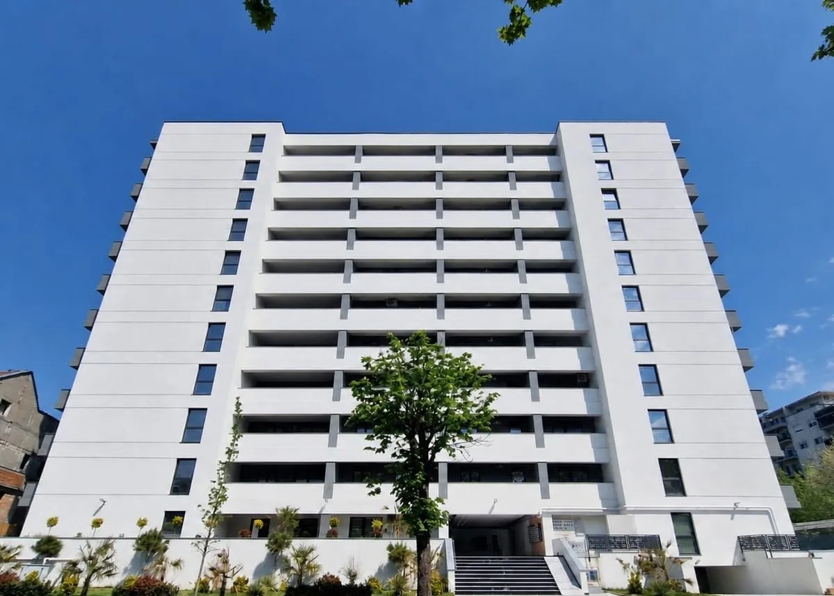 Preciziei metrou 6 minute 2 camere 59 mp 2 balcoane mobilat utilat