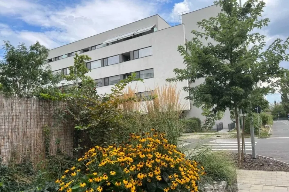 Lacul Straulesti apartament 3 camere 83 mp util / sector 1