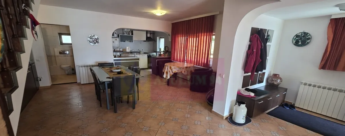 Vila duplex de vanzare cu 4 camere in Azuga