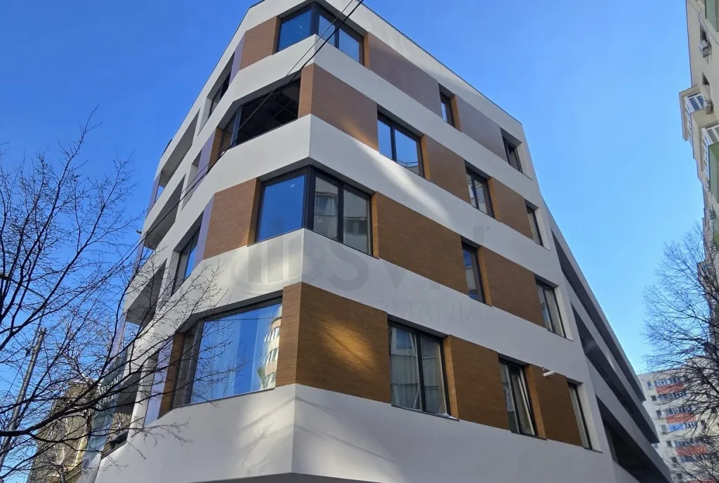 Apartament lux 4 camere 156 mp utili an 2026