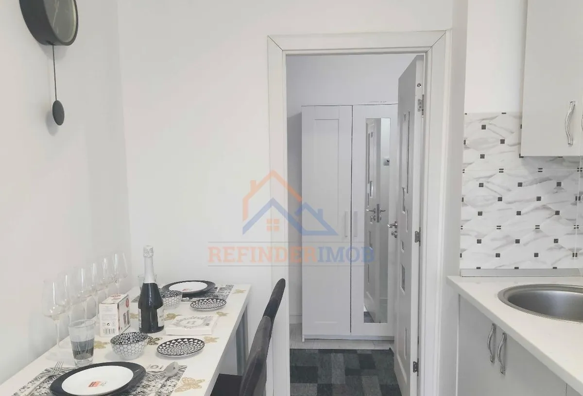 Titan Apartament de vanzare cu 3 camere Metrou 1 Decembrie 1918
