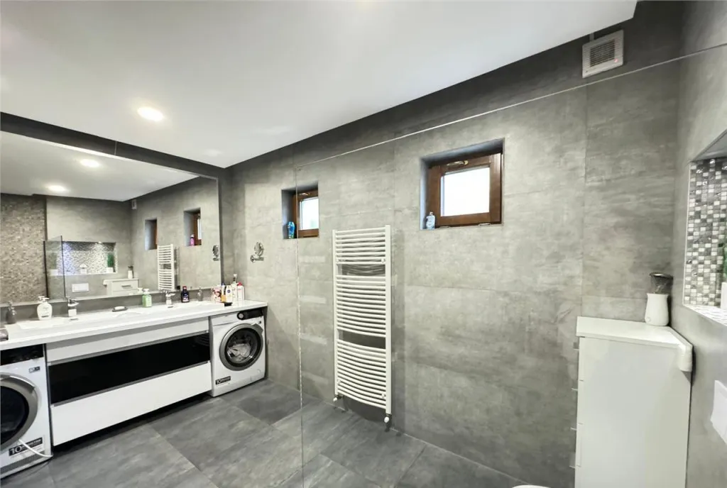 LIVEFilm Resedinta de elita design aparte amplasament apre