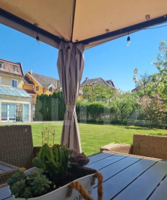 Casa la Platoul Cornesti cu 12 camere cu Piscina Interioara