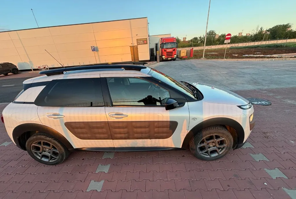 Citroen C4 Cactus Shine 1 6 HDI automat 5 700 eur