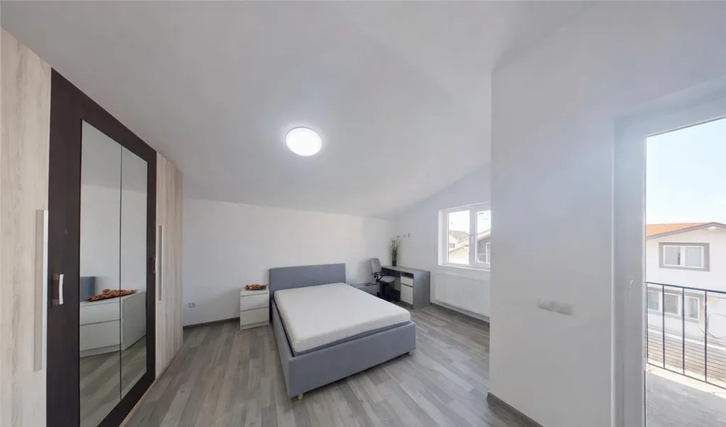 Casa la pret de apartament curte terasa toate
