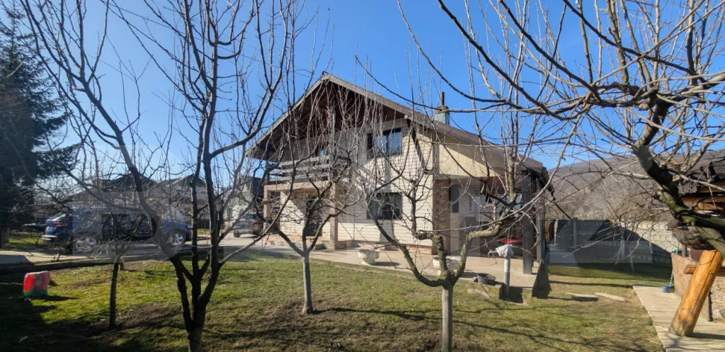 Vanzare in 2 rate Iedera Moreni Casa individuala P 1 cu m