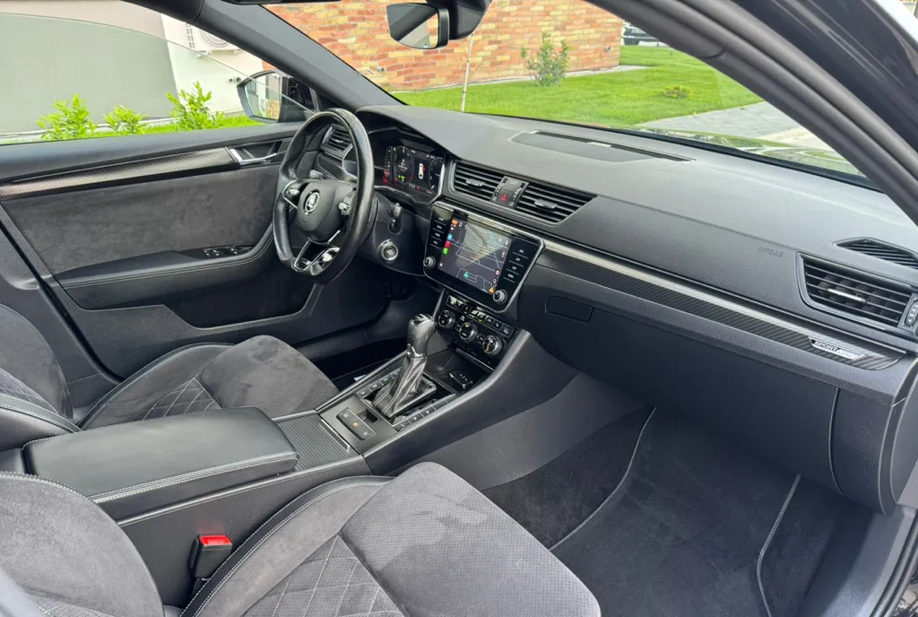 SKODA SUPERB/ SPORT LINE/COCKPIT/MATRIX/AN 2023/1 4 PLUG-IN HYBRID/218 CP/DSG/ 19 600 eur