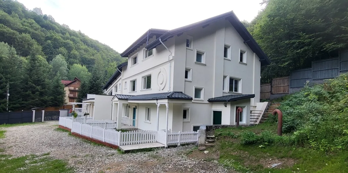 Maneciu statiunea Cheia Prahova apartament in vila la munte