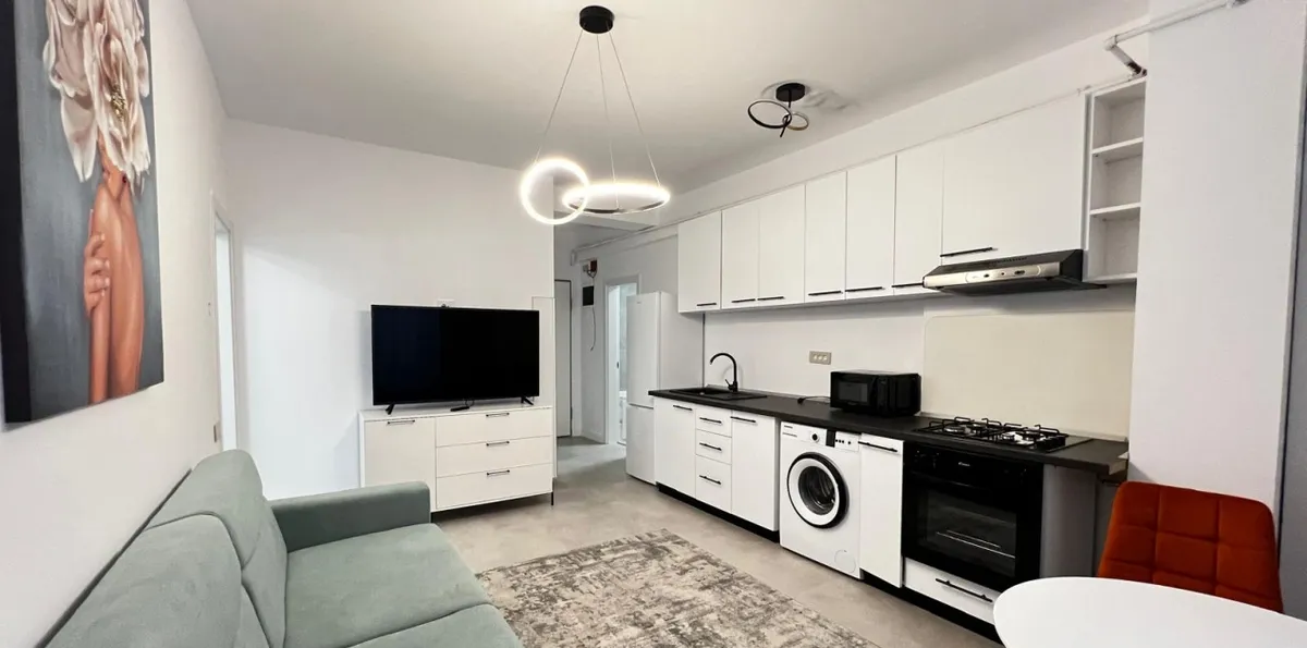 Doua camere apartament mobilat si utilat curte engleza liber