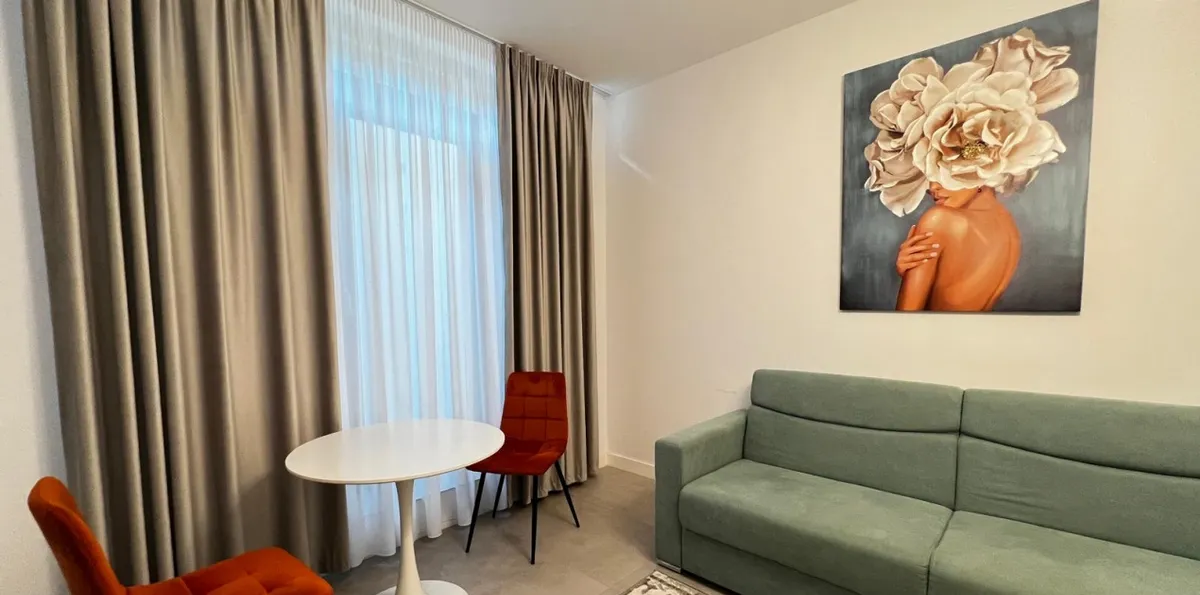 Doua camere apartament mobilat si utilat curte engleza liber