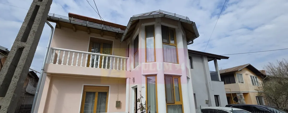Casa de vanzare cu 3 camere in Poiana Campina
