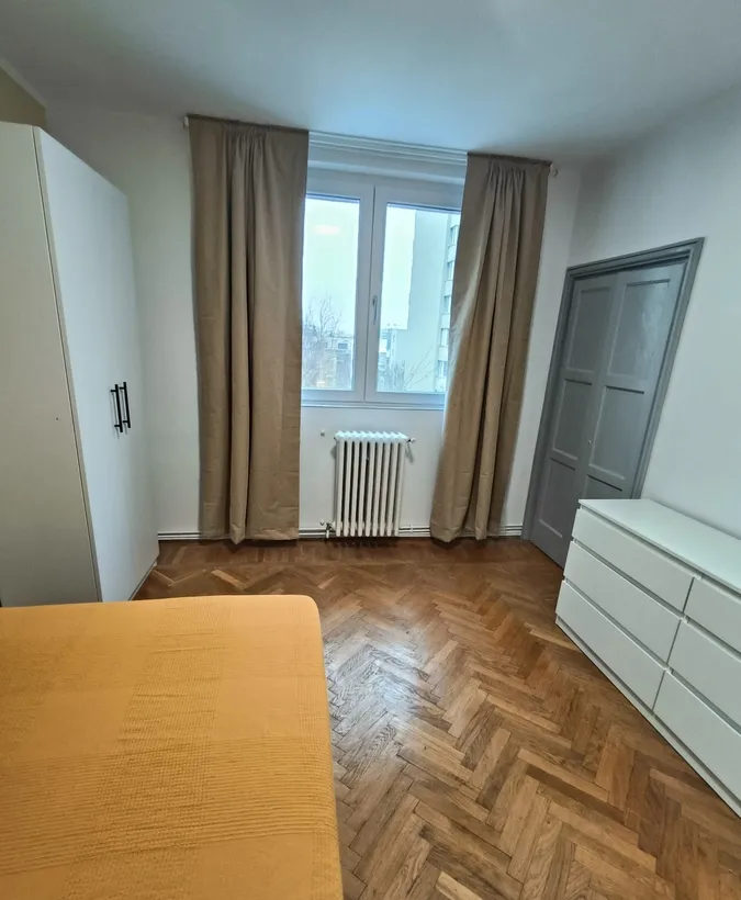 Stefan Cel Mare ap 2 cam langa metrou colt cu Vasile Lascar