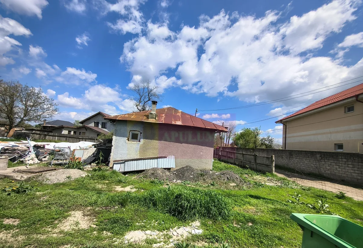 Teren cu o casa demolabila in satul Posta la 15 minute de Bucuresti