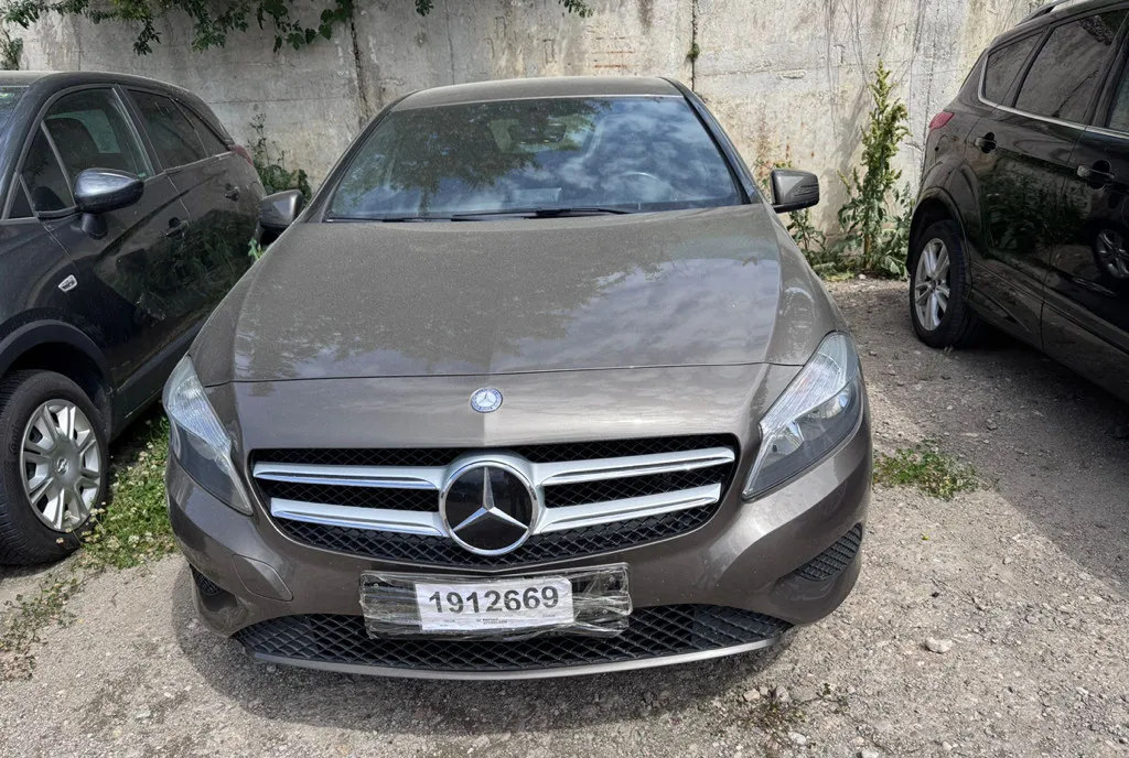 Mercedes A 180 7 400 eur