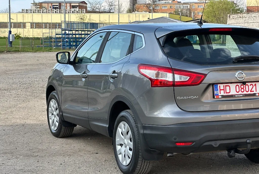 Nissan Qashqai 2 WD navigatie factura fiscal nr rosii af 2015 7 100 eur