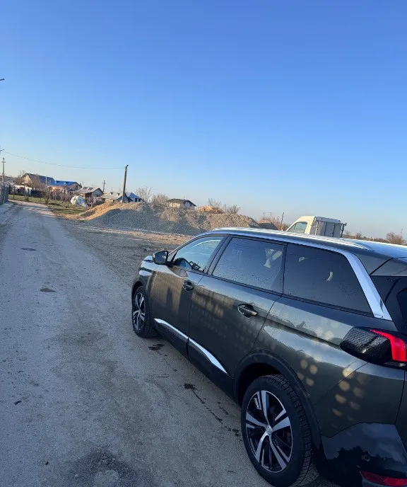 Peugeot 5008 2018 13 000 eur