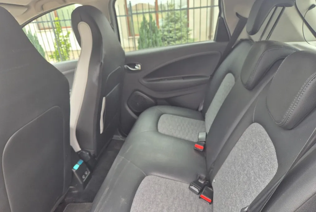 Renault Zoe 2020 52 kw 136 cp varianta intens 12 990 eur