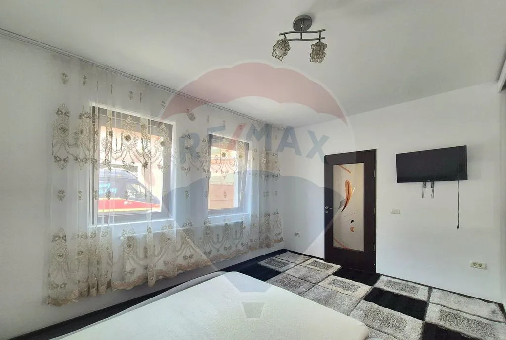 Apartament cu 2 camere de inchiriat - Zona Biserica S