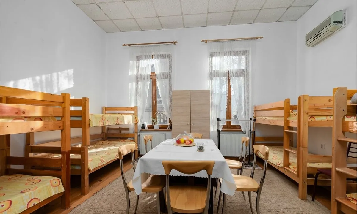 Vila interbelica eleganta si investitie in inima Capitalei