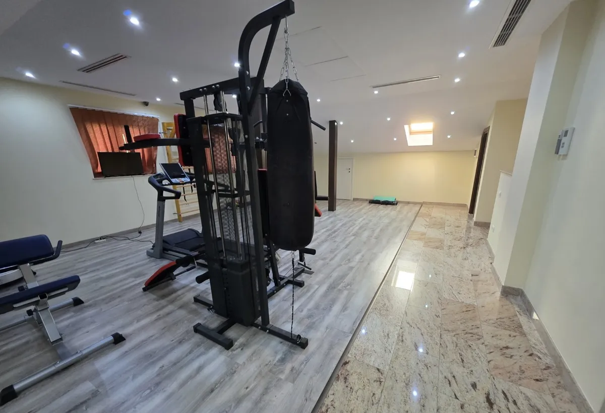Timpuri Noi 10 minute metrou pe Cuza Voda vila exclusivista P 1 M lux