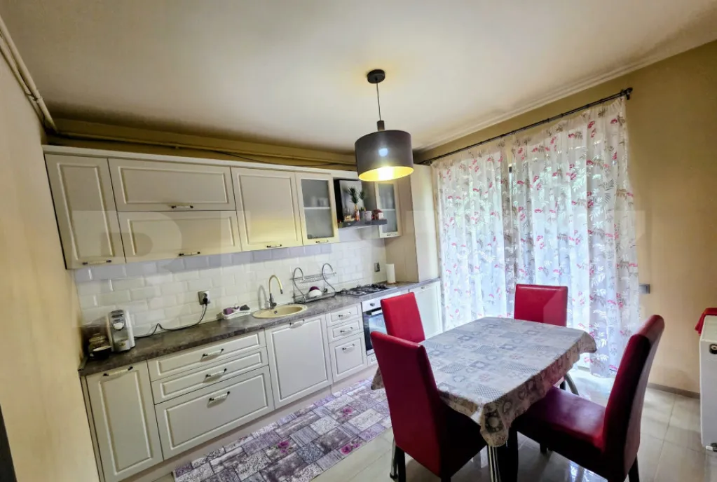 Duplex modern de vanzare Mobilat si utilat Curte propr