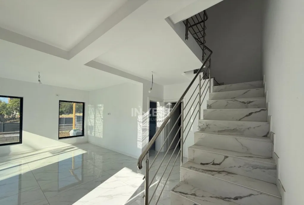 Casa de vanzare 4 camere 116mpu 290mp teren Bucium Visan