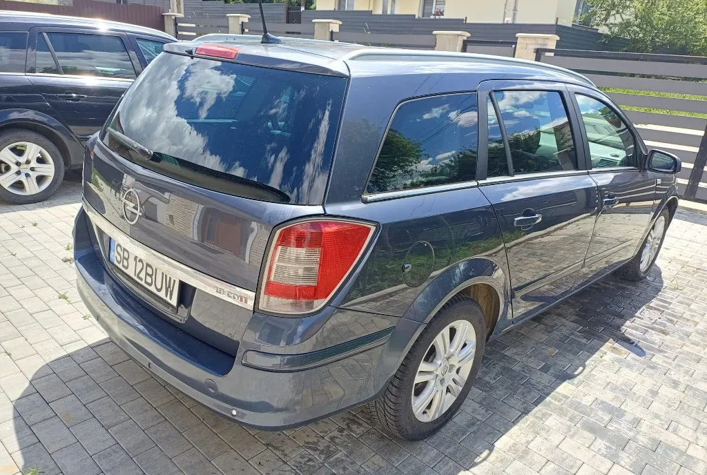 Opel Astra H 1 9 150 CP 2 100 eur