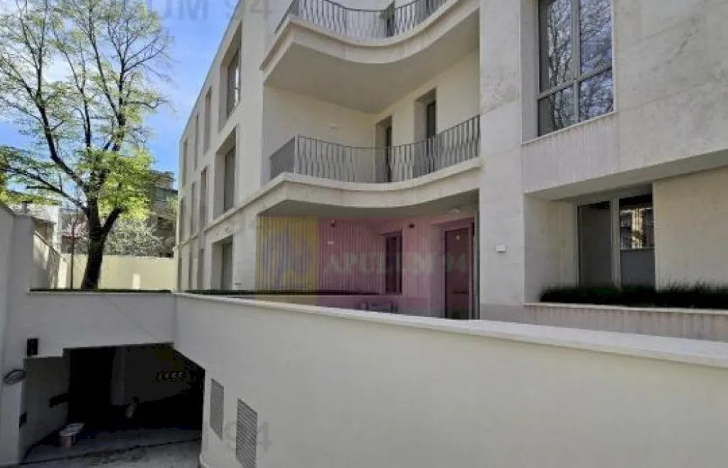 Apartament 4 camere 104 mp terasa 16 mp Licurg 2 Pr