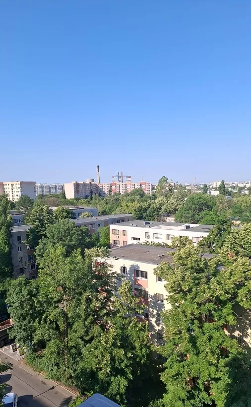 Titan Policlinica 5 minute metrou