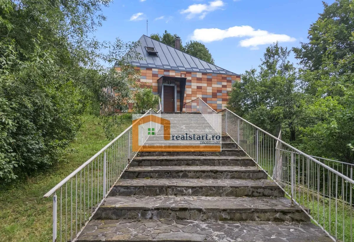 Cornu vedere catre Breaza si padure vila D P M 3300mp teren 4 loc parcare