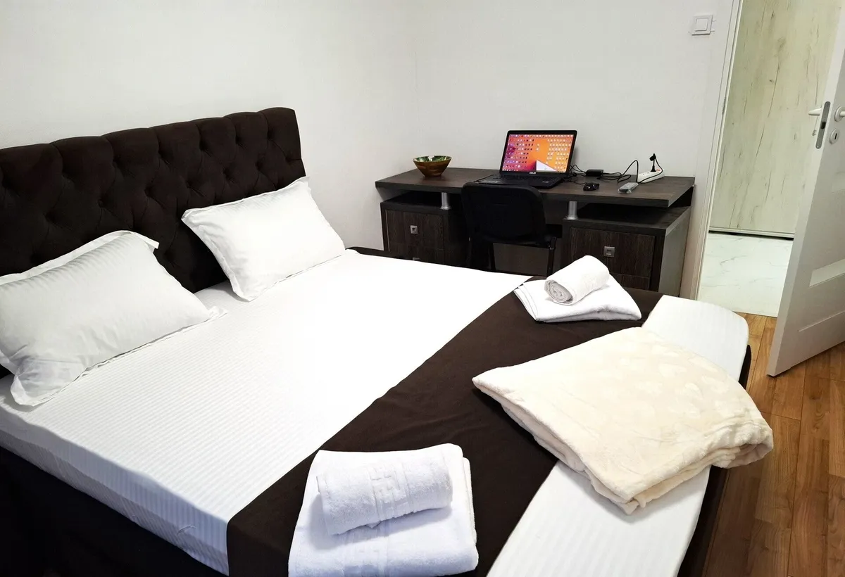 Nicolae Titulescu 51 Victoriei apartament 3 camere Airbnb